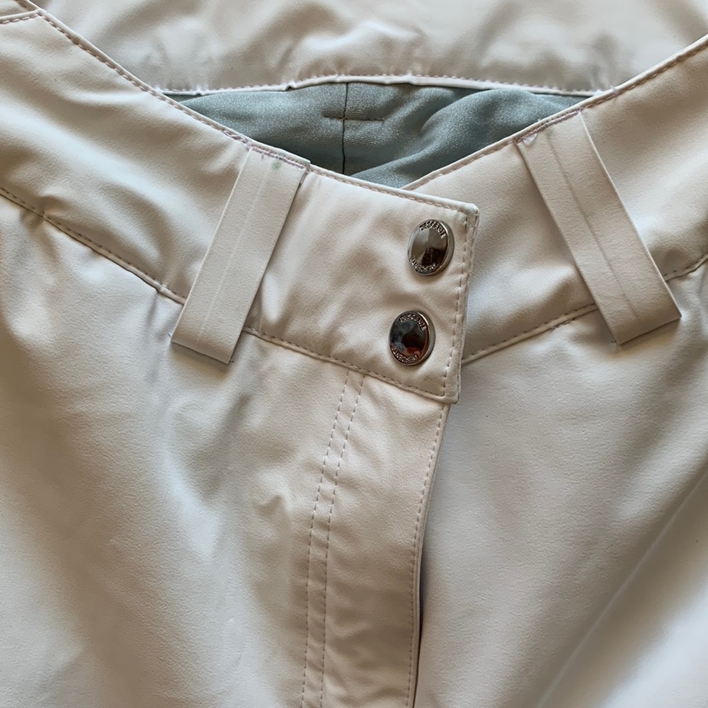 Very nice white ski pants!